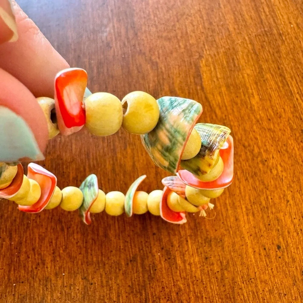 Creme colored shell bracelet